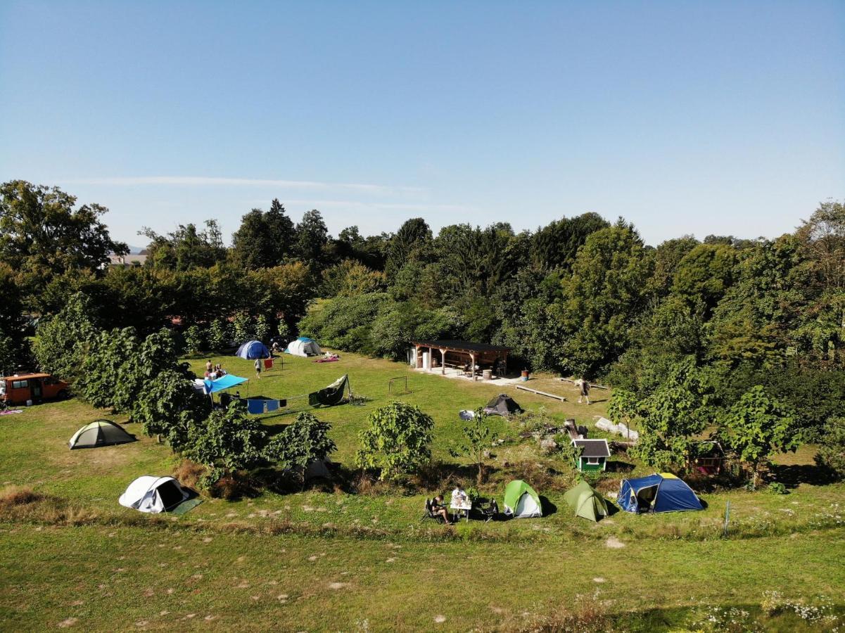 Camping @ Nogometni Golf Ljubljana 호텔 외부 사진