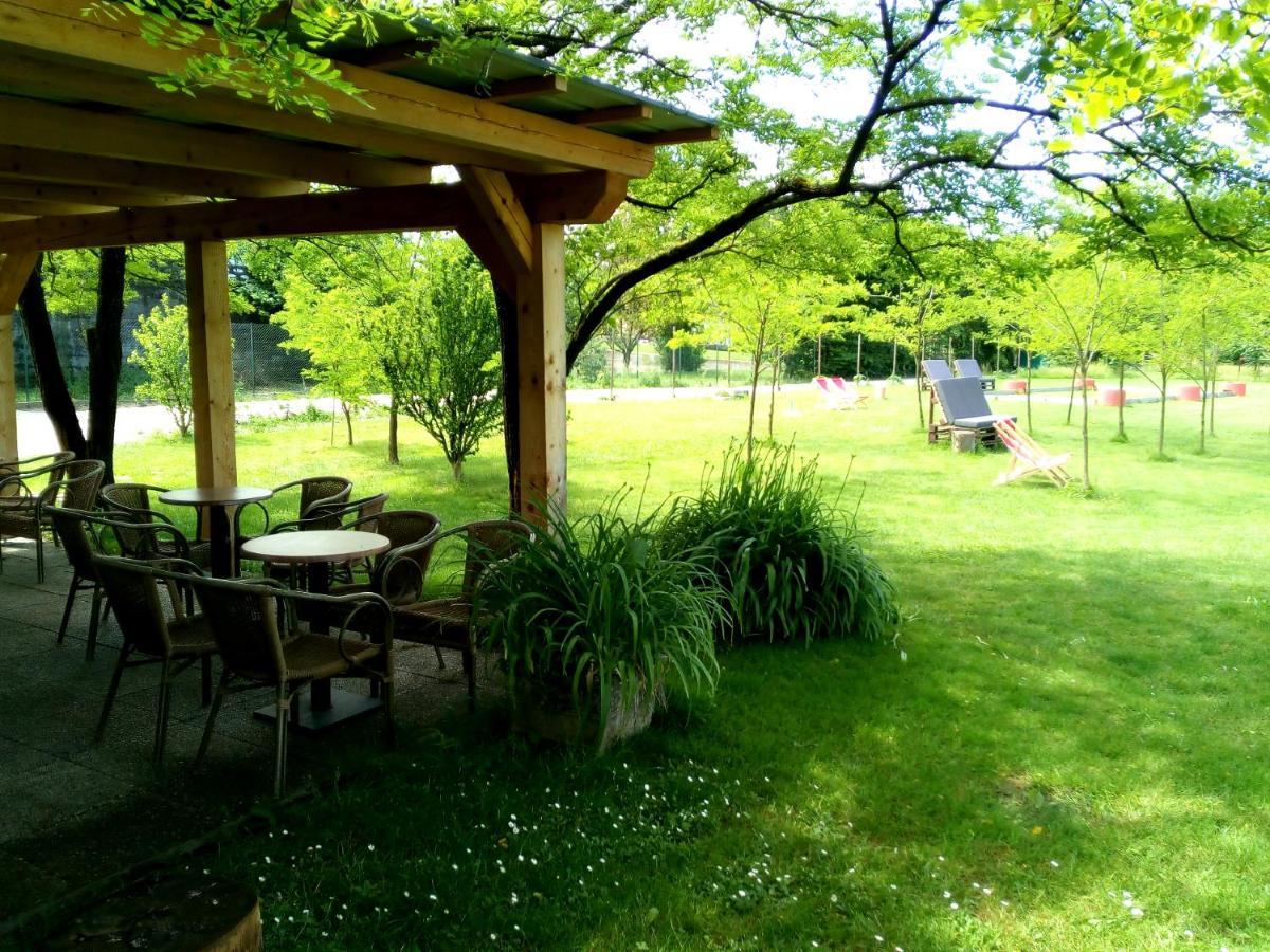 Camping @ Nogometni Golf Ljubljana 호텔 외부 사진
