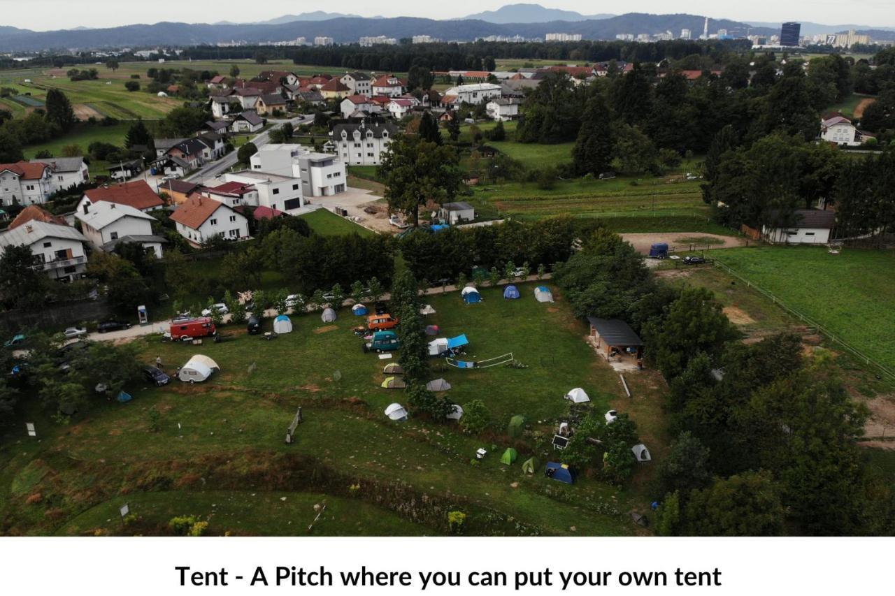 Camping @ Nogometni Golf Ljubljana 호텔 외부 사진