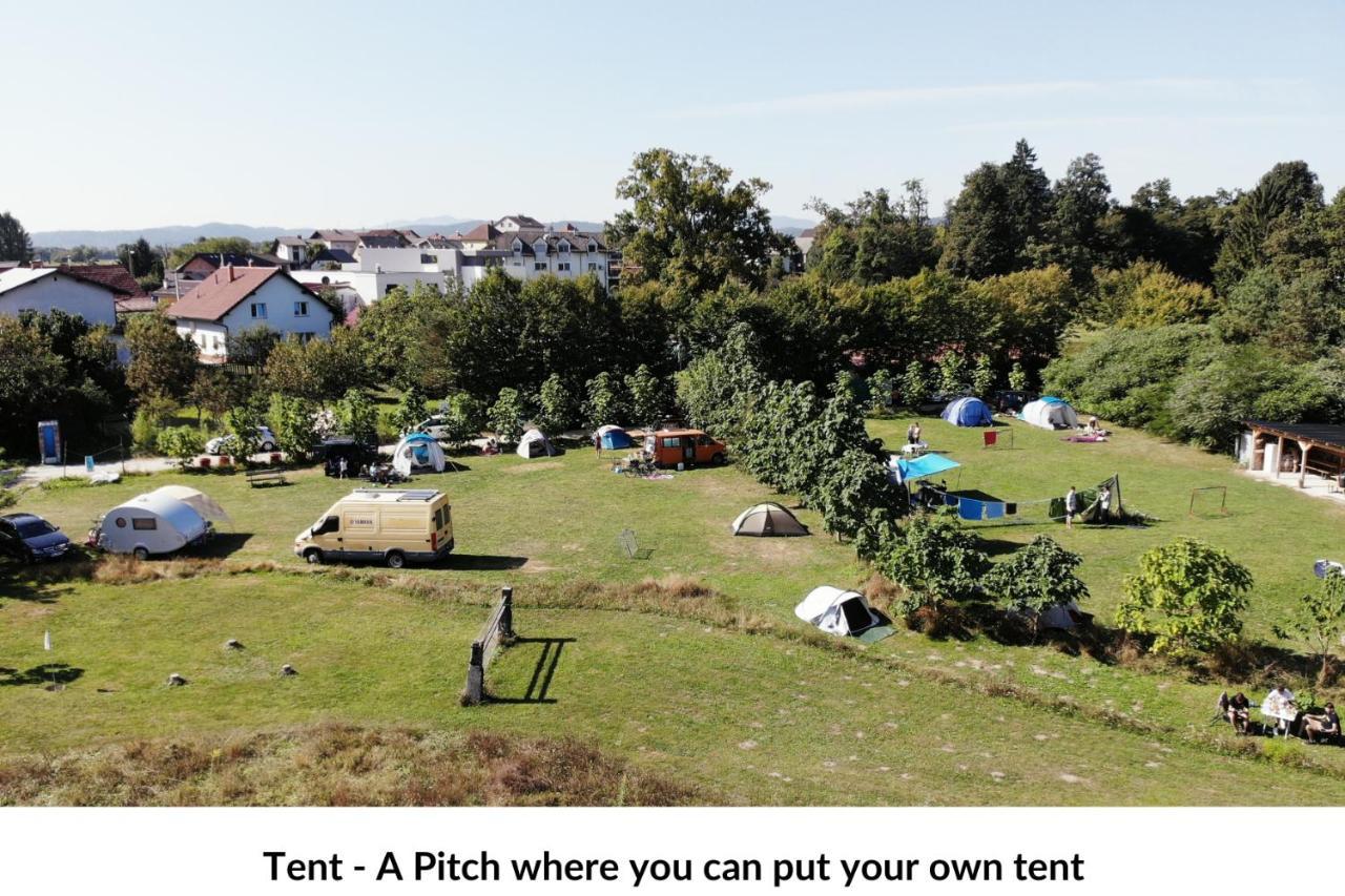 Camping @ Nogometni Golf Ljubljana 호텔 외부 사진