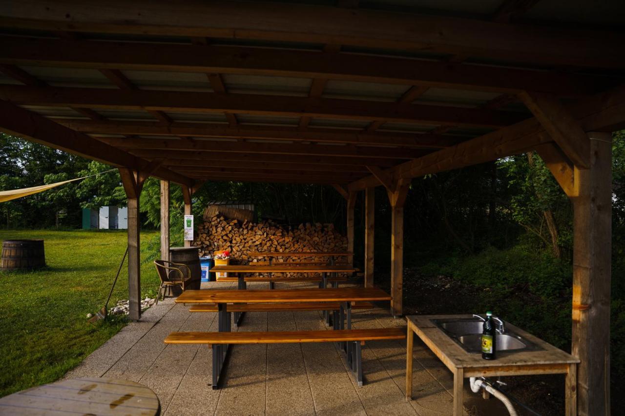 Camping @ Nogometni Golf Ljubljana 호텔 외부 사진