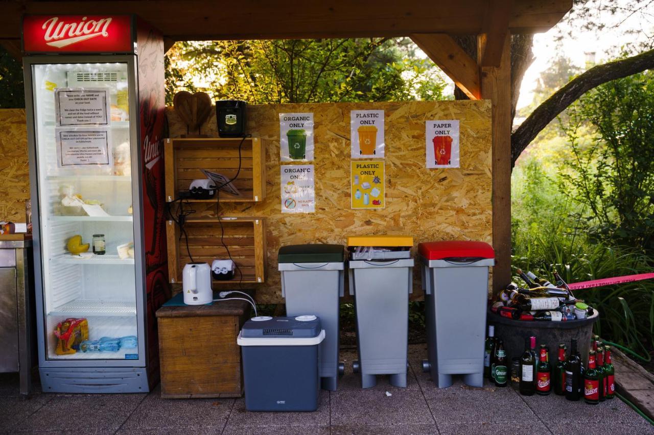Camping @ Nogometni Golf Ljubljana 호텔 외부 사진